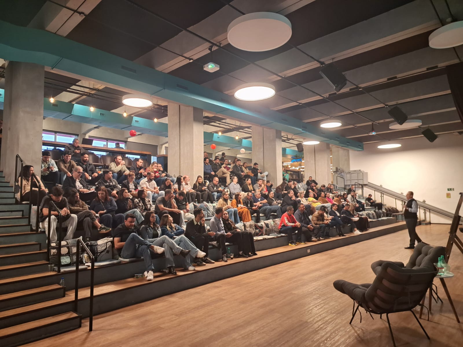 Supermais promove palestra, conduzida por Ellcio Coutinho